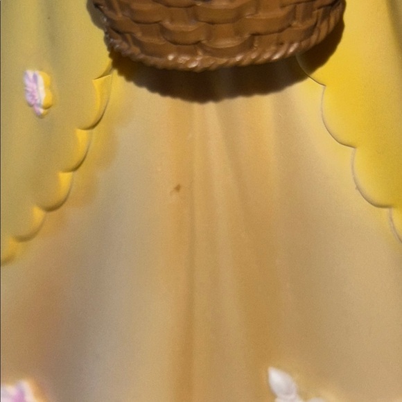 Disney Floral Coll / Charming Snow White Figurine with Basket - Blue and Yellow - Picture 2 of 8